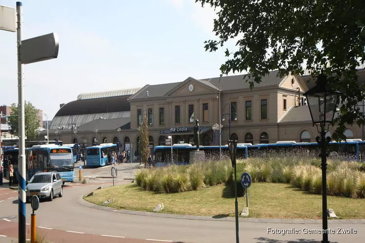 Start renovatie stationsgebouw Zwolle