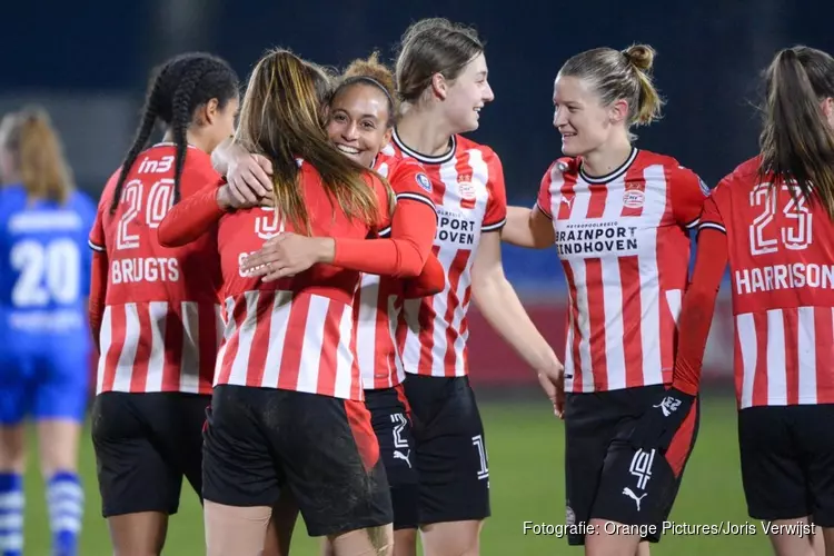 PSV Vrouwen na rust langs PEC Zwolle in bekertoernooi