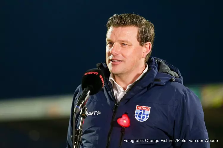 PEC Zwolle-trainer John Stegeman na nederlaag bij FC Emmen aan de kant gezet