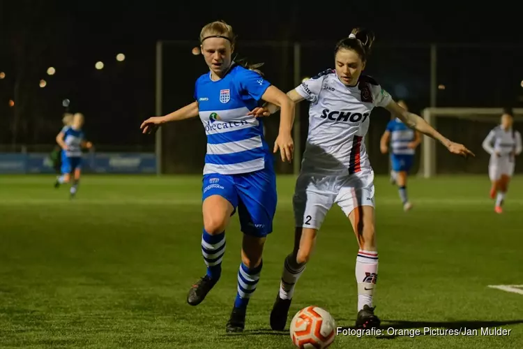 VV Alkmaar gaat na sterke eerste helft in slotfase onderuit tegen PEC Zwolle