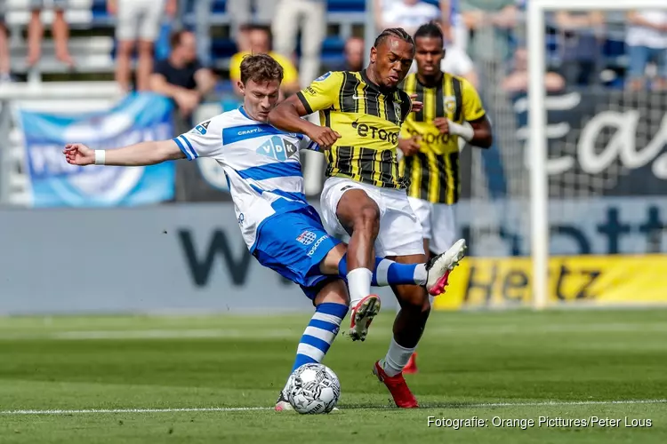 Vitesse nipt langs PEC Zwolle bij start Eredivisie