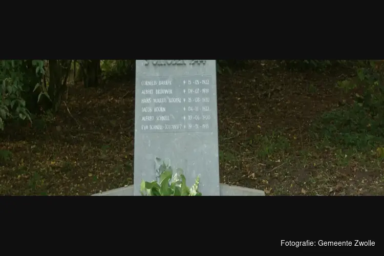 Gemeentelijk gedenkteken oorlogsgraven op begraafplaats Kranenburg